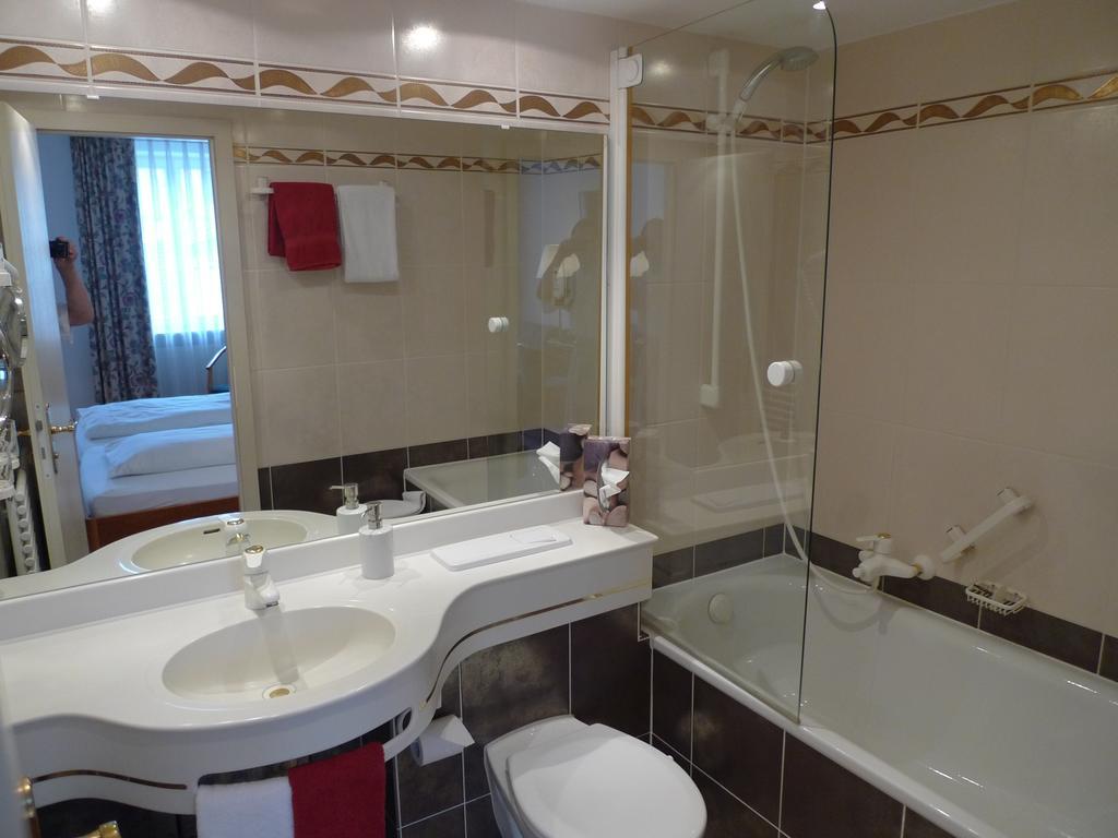 Hotel-Restaurant Roter Ochsen Lauchheim Habitación foto