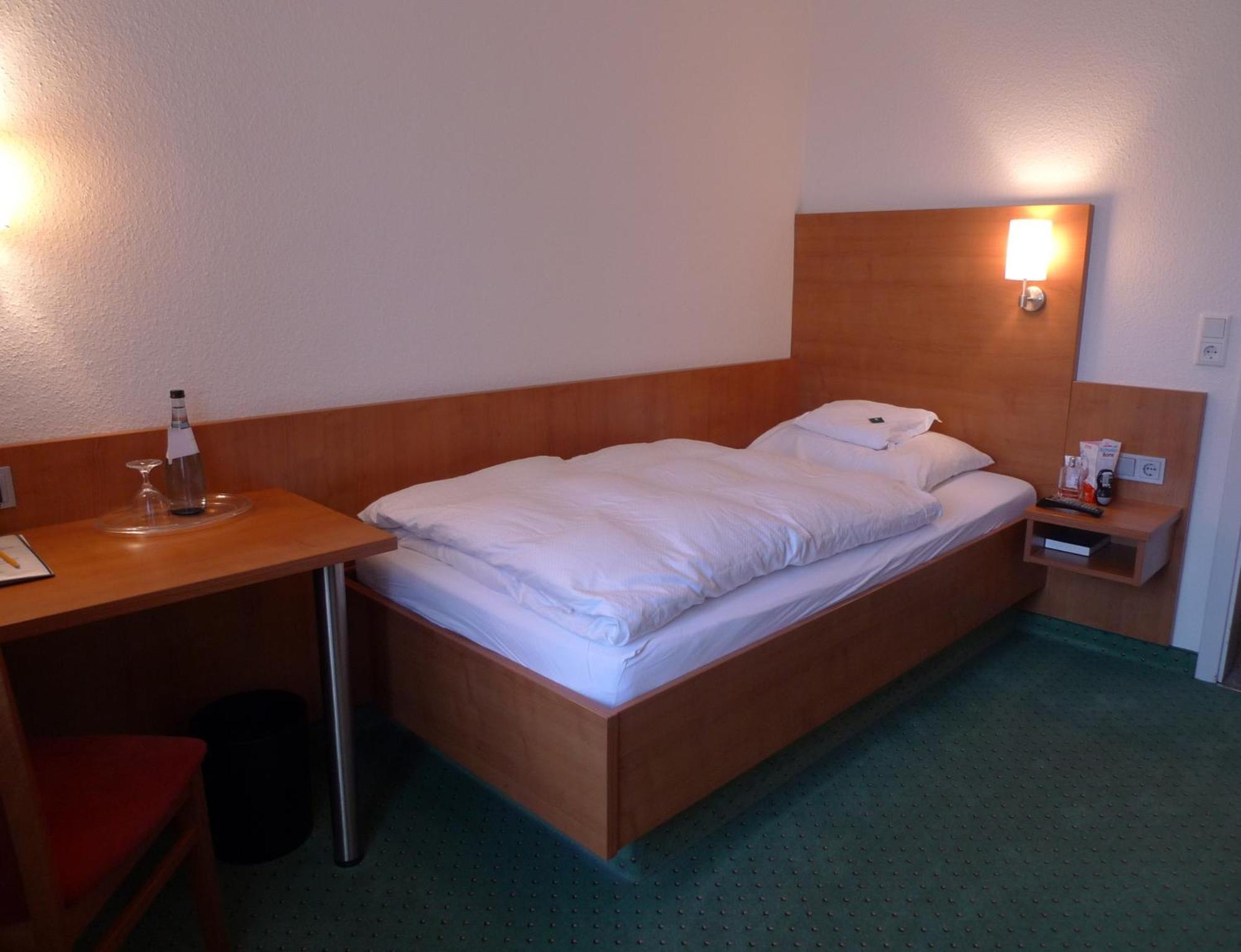 Hotel-Restaurant Roter Ochsen Lauchheim Habitación foto